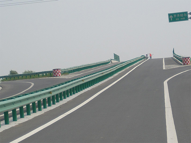 舟山高速公路护栏的材质与规格